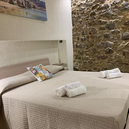 Vitrani'S House Apartments Cefalu Ngoại thất bức ảnh